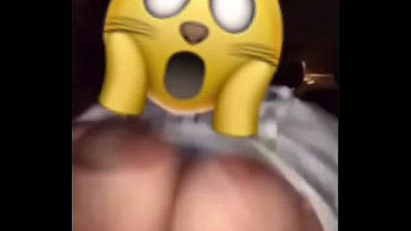Ebony Mostrando Tetas En Ig