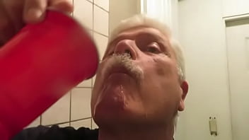 Gay, Piss, Drinking - Gay - 2025 - Passionate - Performance - Video 2991603