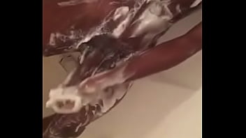 Yungdingo916 Playing In Shower