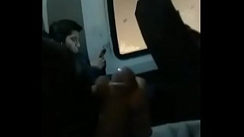 Se La Saca En Público