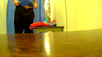 Exhibicionista En El Probador