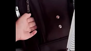 Muleque Gostoso Fazendo Fisting Na Mochila