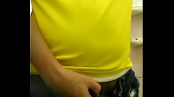 U40 nhìn cu là biết đẹp trai rồi