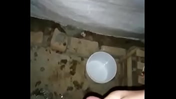 Chico Jugando Con Su Microscópico