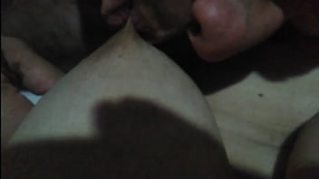 Chupando Las Tetas De Mi Esposa