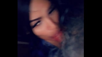 Perla Curiosa Mamando Otravez