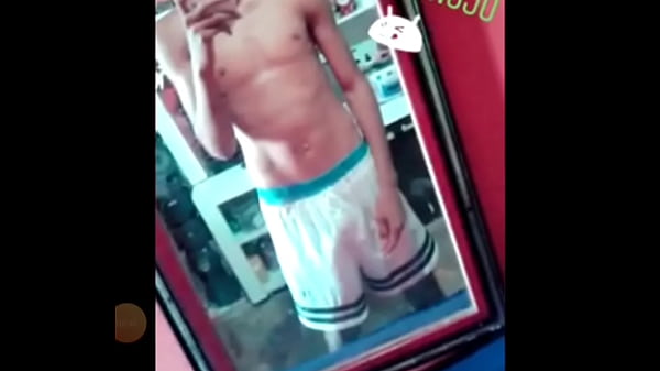 Novinho Do Facebook Se Exibindo