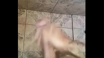 Punheta No Banho - hetero, banho, punheta, moreno, soloboy, pauzudo - Video 3117666