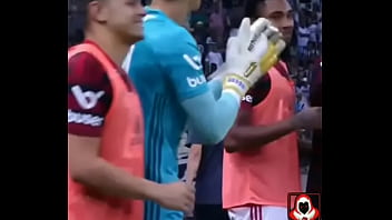 Golaço Pornográfico De Arrascaeta Na Puta Cearense Com Mais De 50 Mil Pessoas No Estádio.