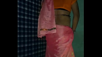 Hot Mujra In Saree By Shemale