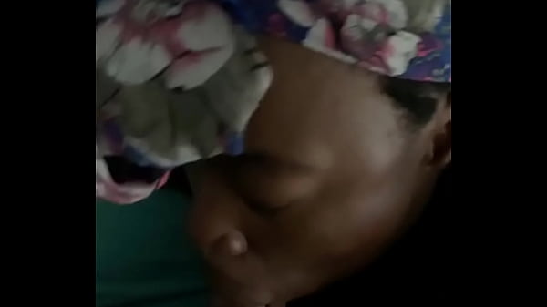 Ebony Bitch Sucks Good Dick
