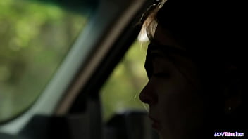 Glamour Babe Licks Out Lesbian Pussy