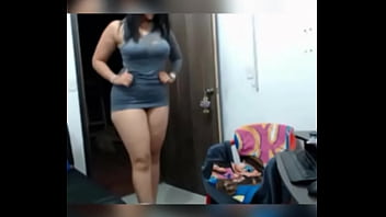 Monse Rodríguez Desnudándose