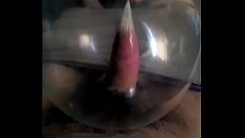 Se Masturba Con Masturbador De Condon