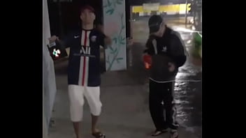 Novinhos Bebe E Tira Roupa