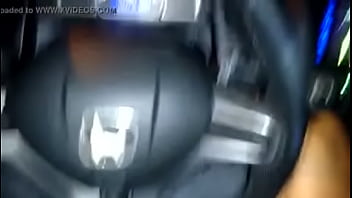 Je Le Suce Pendant Qu_il Roule En Voiture