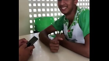 Guilerme Com Assento