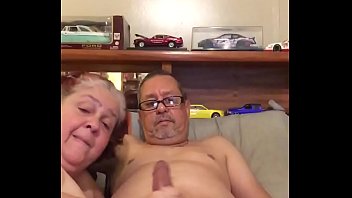 Mi Esposa Asiendome Una Puneta