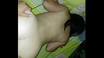 Mi Cuñada Me Seduce 2 Después De Tomarle Fotos Y Masturbarme Junto A Ella Mientras Se Hacía La D. Me Atreví A Cogermela Y Ella Encantada De Super Mojó Se Escucha Y Salpica