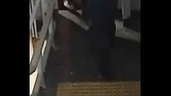 Gays Flagrados Na Escada Do Shopping