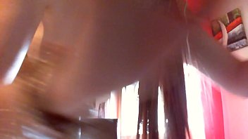 Tua Sorellastra Dopo Una Eccitante Sessione Di Yoga Vuole Farti Sborrare Come Non Mai