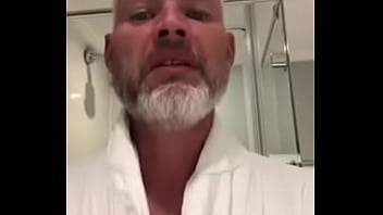 Iain Airley Exibicionista