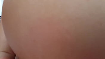 Ba mẹ vừa ra khỏi nhà