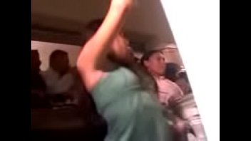 De Se Quita La Tanga En Antro