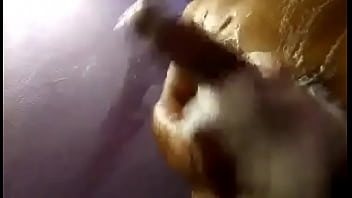 Morenito Bañándose