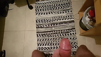 Turkish Jerking Off And Cum Shooting On The Carpet At Home