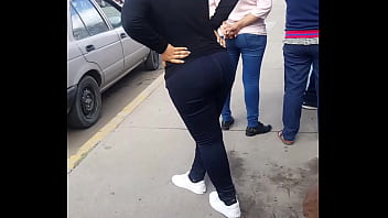 Me Para El Culo Esta Putita Cuando Se Da Cuenta Que La Estoy Grabando..