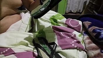 Gozei Em Cima Do Chinelo Cavalera De Um Amigo E Depois Espalhei Toda A Porra Com A Língua Por Cima Do Chinelo E Engoli Quase Tudo. Foi Uma Delícia Fazer Isso! Foi Muito Prazeroso