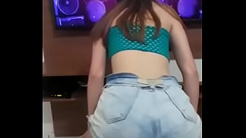 Luana Correa Rebolando Gostoso Enquanto Escuta Funk