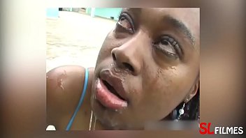 Negra Mamando No Pau Do Ed J.