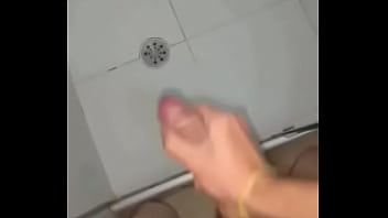 Novinho De Sp Gozando No Chuveiro