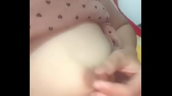 Bướm nhỏ lần đầu tự sướng 8