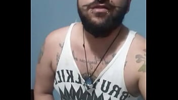 No Tesão Punhetando Até Gozar