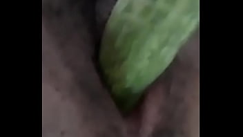 Em trang 97 thủ d_m bằng dưa chuột