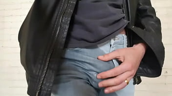 Public, Gay, Wetting - Gay - 2025 - Hot - Performance - Video 3115011