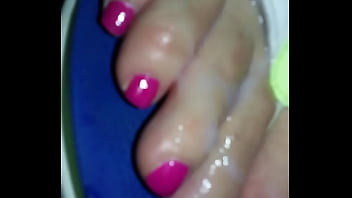 Shoejob Cumshot. Toes Wife