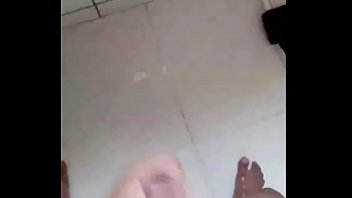 Gordo Na Punheta, Masturbando-se