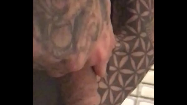 Tatuado Roludo Gostoso