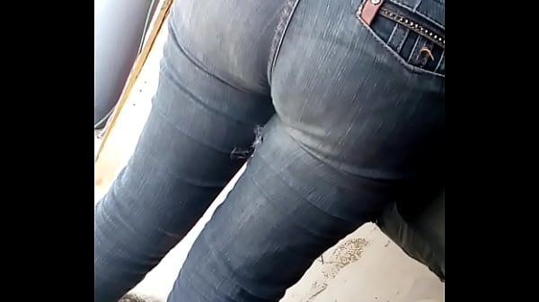 Delicioso Culo De Madura En La Calle