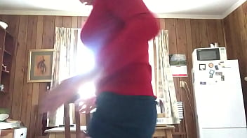 Marciana Plays And Cums