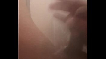 Turco Só Gozando Muito No Chuveiro