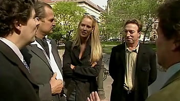 Realtor Cassandra Wilde Fucks With Customers