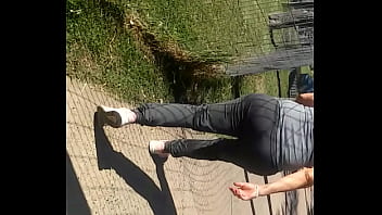 Mujer De 40 A_os Dando Paseo