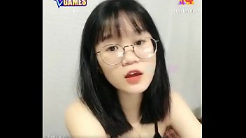 Em Gái đeo Kính Xinh Xắn Live Stream Tr_n Uplive - sexy, korean, sexy-girl, hotgirl, livestream, webcamhot, uplive, livestream-uplive, 360live, uplive- - Video 3080389