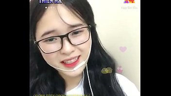 Em Gái Việt Cực Xinh Livestream Uplive