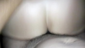 Minha Esposa Tem Uma Bunda Enorme, Gozei Litros No Cú Da Minha Esposa Safada Enquanto Ela Mamava Meu Amigo